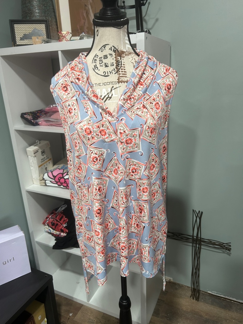 entro Blue Floral Geometric Tunic